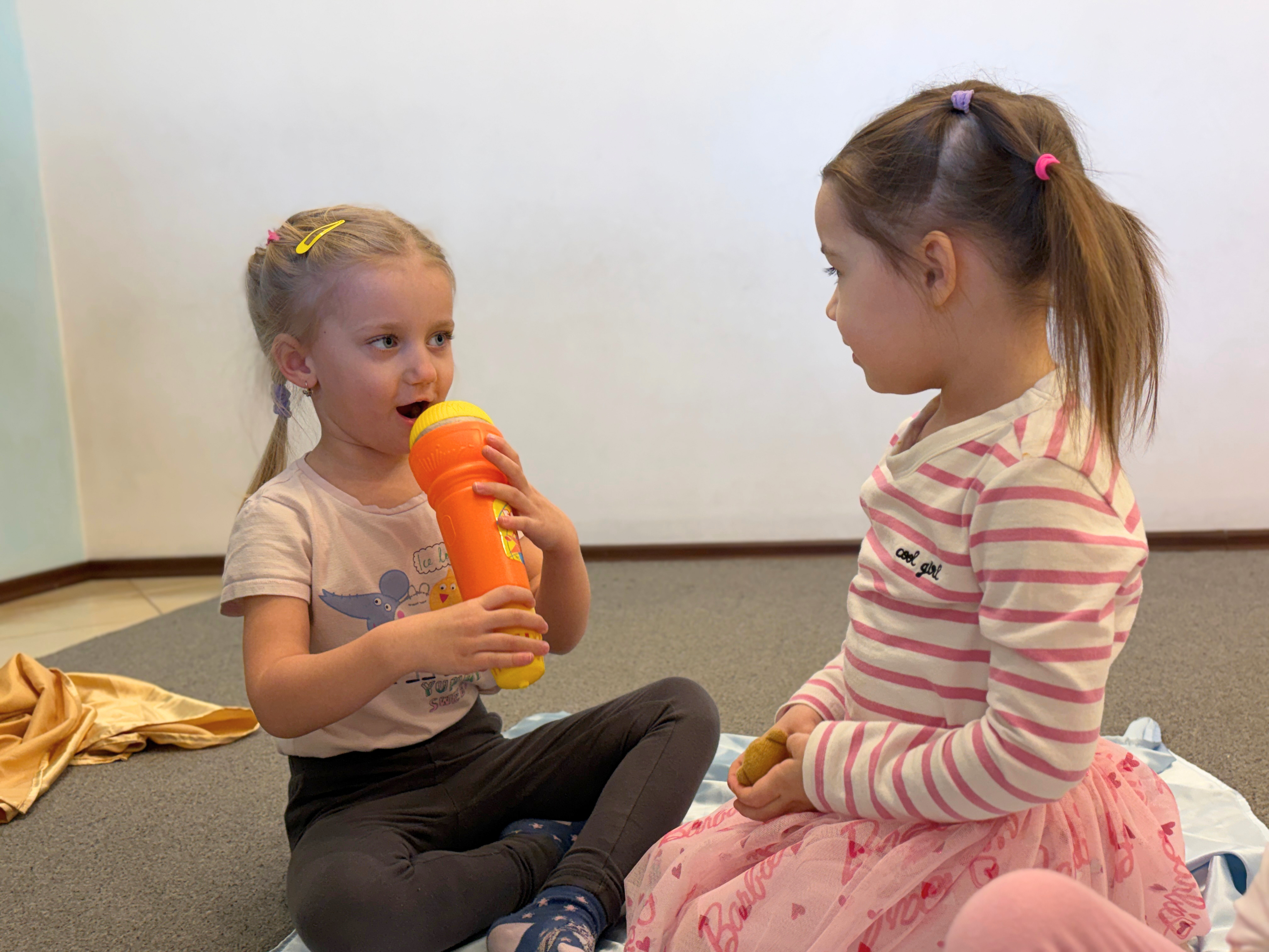 Dzieci na zajęciach angielskiego w Siedlisko Kids